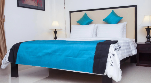 HomeFeel CS Hotel, Buchen Sie Hotel Hotels in Kandal mit Parkplatz, Parkplätze