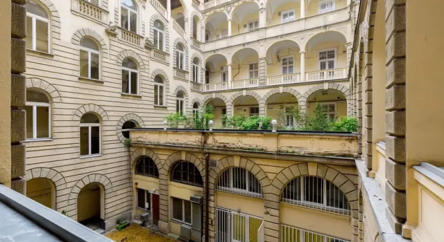 Budapest Holidays Harmony
