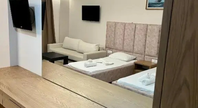 Люкс с видом на бассейн Karos Hotel Llaman