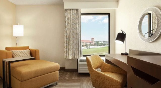 Двухместный номер Accessible Hampton Inn Houston Hobby Airport