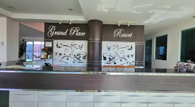 Grand Place Resort, Varaa Lomakeskus Hotellit North-Eastern Thailand pysäköinnillä, Pysäköinti