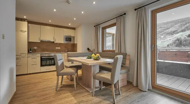 Апартаменты с балконом Hotel Garni Schönblick