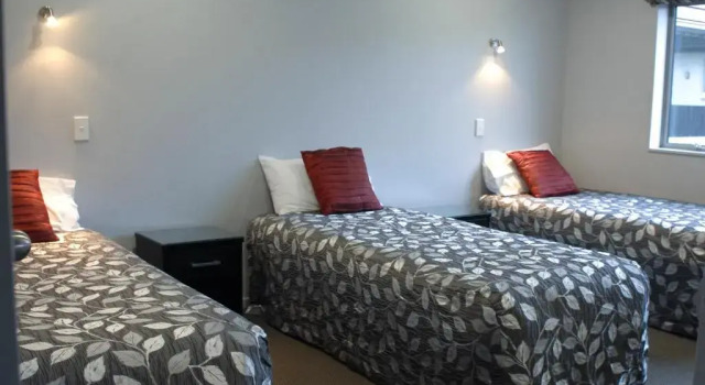 Апартаменты с 3 комнатами Shelby Motor Lodge