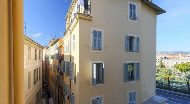 Large 3 Bdr Old Town - AC, Забронировать Отель Ницца Приморские Альпы, рядом с Набережная Соединенных Штатов