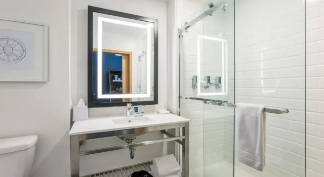 Номер Standard Four Points by Sheraton Elkhart