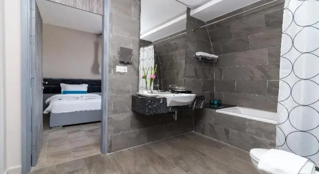 Двухместный семейный номер Standard Damrei Angkor Hotel