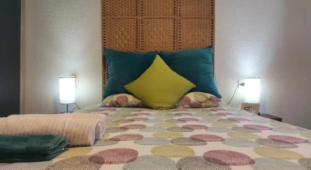 Se alquilan 3 habitaciones privadas, Rezerwuj Hotel Hotele w Baskonia z parkingiem, Parking