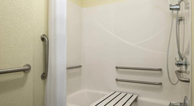 Четырёхместный люкс Candlewood Suites Bloomington by IHG