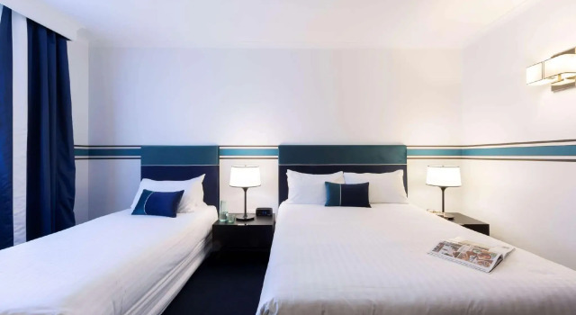 Трёхместный номер Standard Ramada by Wyndham Diplomat Canberra