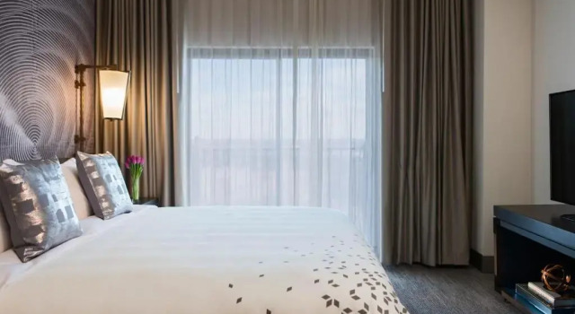 Люкс c 1 комнатой Renaissance Waterford Oklahoma City Hotel