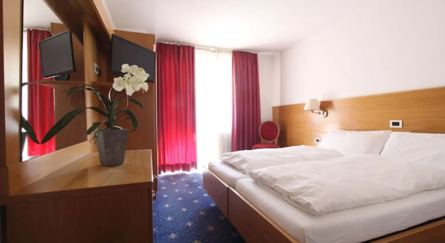 Двухместный номер Comfort с балконом Hotel Fanes Suite & Spa