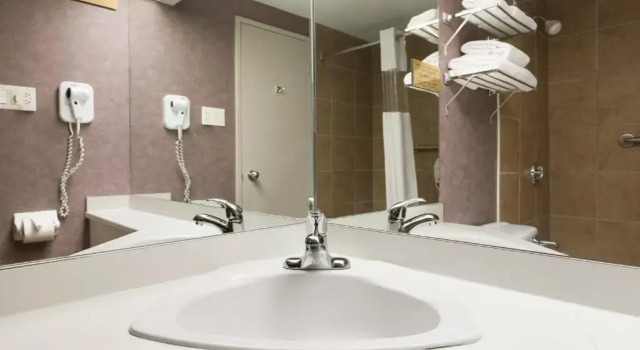 Двухместный номер Standard Days Inn Ottawa West