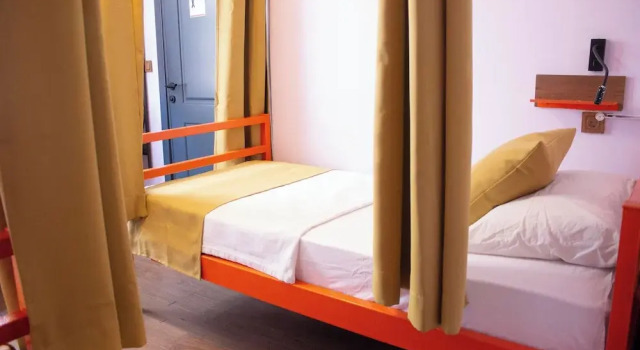 Postel ve společném pokoji pro ženy Hostel Le Banc