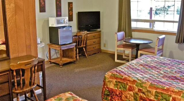 Четырёхместный номер Standard Wild Chinook Inn