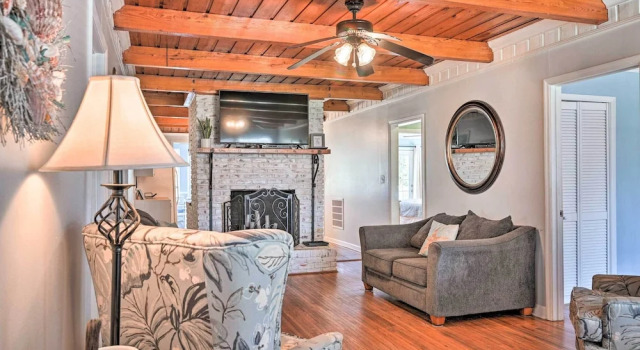 Murrells Inlet Upstairs Unit: 1 Block to Beach!
