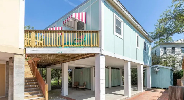 Коттедж с 2 комнатами Treetop Cottage