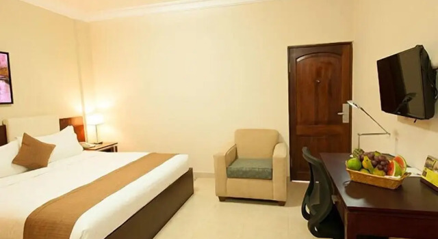 Номер Deluxe с балконом Golden Bean Hotel
