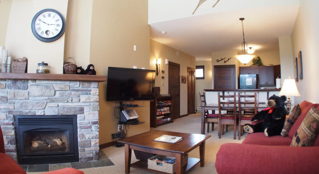 Stones Throw by Bear Country, Buchen Sie Hotel Sun Peaks British Columbia