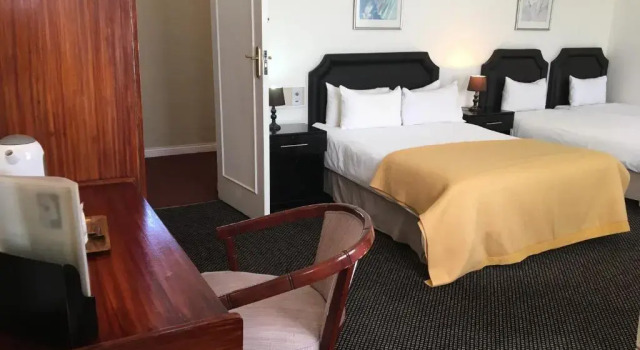 Семейный номер Standard Savoy Hotel