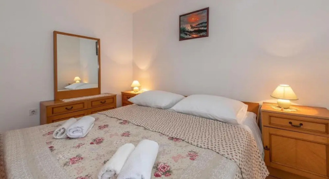 Awesome Home in Erzisce With Wifi and 2 Bedrooms