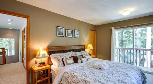 78sl - Hot Tub - Wifi - Bbq - Pets Ok - Sleeps 8 3 Bedroom Home, Buchen Sie Ferienhaus Villen in Glacier, Villa