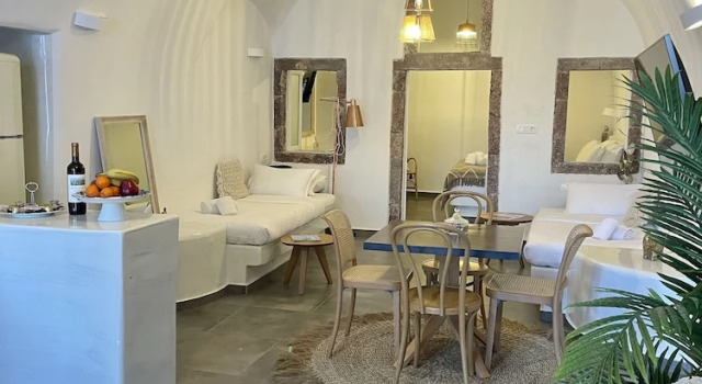Четырёхместный люкс Grand с видом на море Doukas Caldera Suites