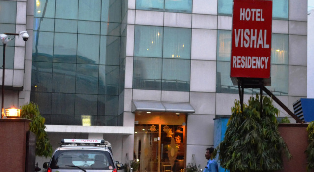 HOTEL VISHAL RESIDENCY NEAR DELHI AIRPORT with FREE AIRPORT DROP, Забронировать Отель Отели Нью-Дели по системе «всё включено», рядом с Дели Аэросити, Всё включено
