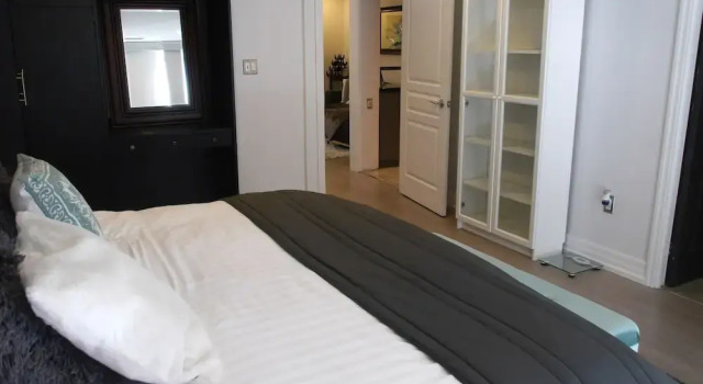 Newly Designed 1BR Condo, Varaa Hotelli Toronto 