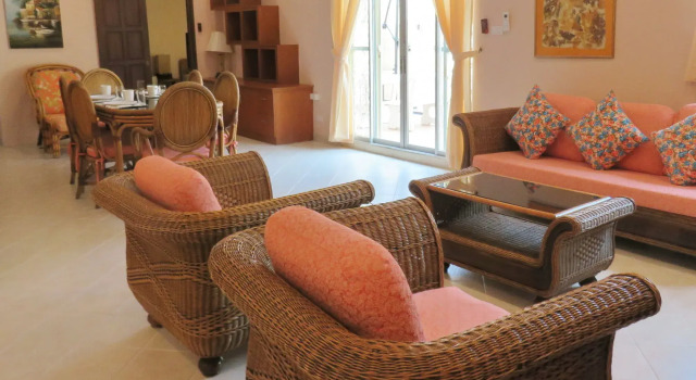 BUTTERFLY GARDEN BOUTIQUE RESIDENCE by Luxury View EX LG Apts and Villas, A Lifestyle Destination 1 to 3 bedroom units 110 to 190 sqmtr, 2 FULL Bathrooms, Rain shower, Complete kitchen, FREE Fast Fiber WIFI, 55" SMART TVs, 24-7 Staff, SPA BATH, FREE BBQ, Забронировать Бутик-отель Бутик-отели Южной Паттайя, Бутик-отель