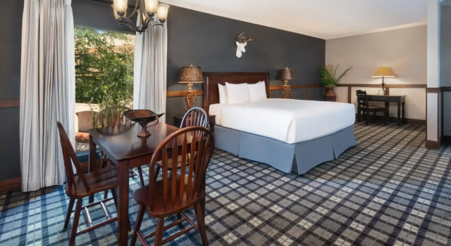 Двухместный люкс Tapatio Springs Hill Country Resort