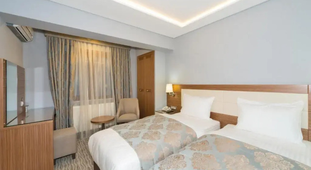 Трёхместный номер Standard Floransa City Hotel