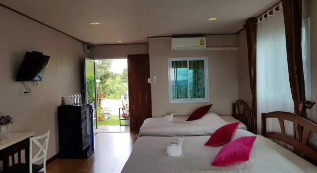 Двухместный номер Deluxe с балконом и с видом на горы Baanmorkburi Resort