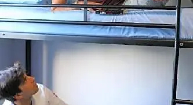 Кровать в общем номере с балконом Homely Inn Hostel