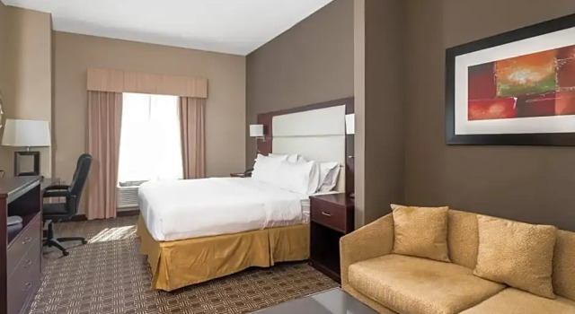Люкс Holiday Inn Express & Suites Lantana by IHG