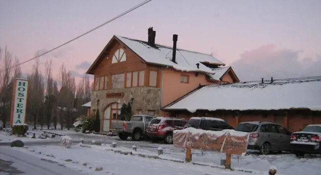 Caleufú Travel Lodge, Забронировать Отель Хунин-де-лос-Андес Неукен, рядом с Via Christi