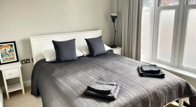 Blue Heron - 2 Bedroom Apt With 2 Parking Spaces - From 165 Per Night, Забронировать Отель Отели в центре Хенли-на-Темзе, в центре
