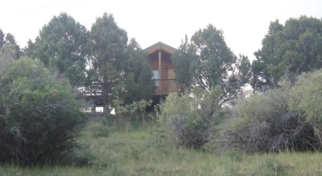 Студия Standard Sevier River Ranch & Cattle Company