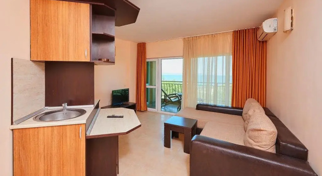 Guest House California, Забронировать Гостевой дом Поморие Burgas Coast