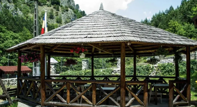 Pensiunea Tobo, Varaa Hotelli Hotellit Carpathians - Romania uima-altaalla, Uima-allas