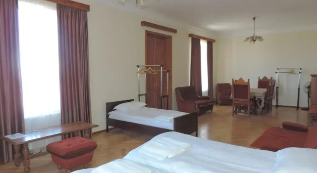 Habitación familiar Estándar con balcón Guest House "Old House"