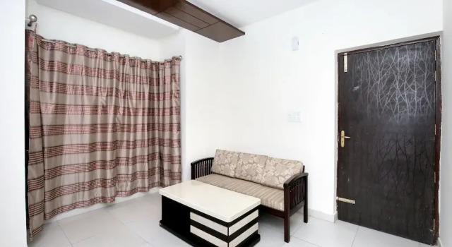 OYO 12188 Home Modern 2BHK Kalka Shimla Highway, Забронировать Отель Отели штата Химачал-Прадеш с парковкой, Парковка