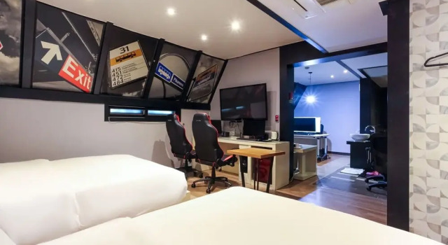 Bus Hotel, Rezervați Hotel Hoteluri în Soranmal cu parcare, Parcare