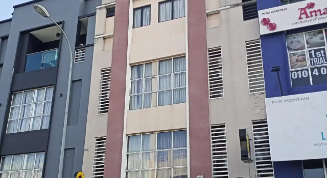 Кровать в общем номере Hotel Zamburger Sri Petaling