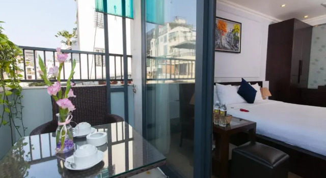 Полулюкс с балконом Bella Rosa Hotel & Travel