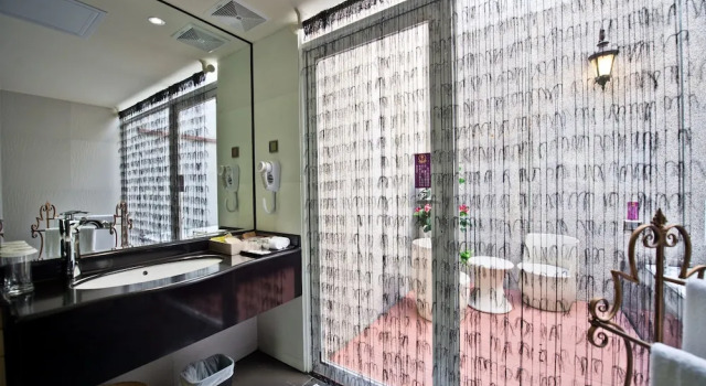 Номер Comfort The Royal Pinnacle Hotel