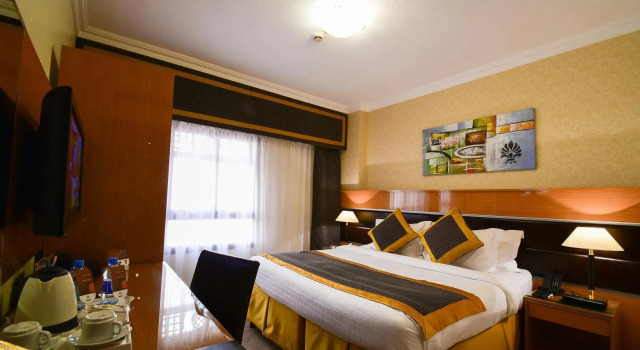 Люкс Golden Tulip Al Shakreen
