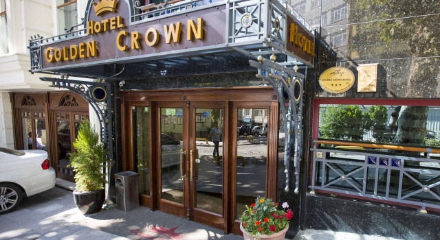 Hotel Golden Crown
