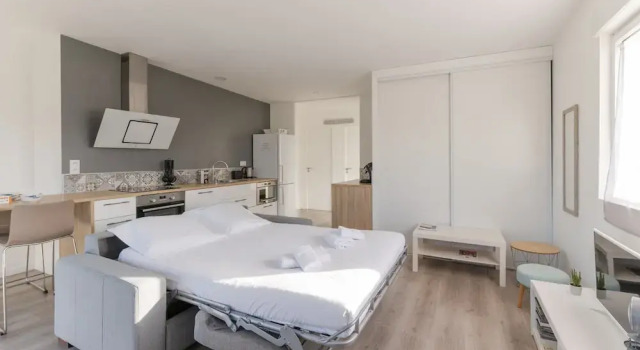 Apartment in Ploudalmezeau Near Treompan Beach, Забронировать Апартаменты/квартира Отели Finistère с парковкой, Парковка