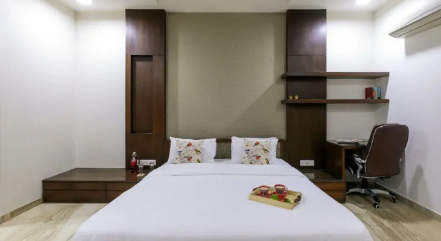 Bungalow by the station by Vista Rooms