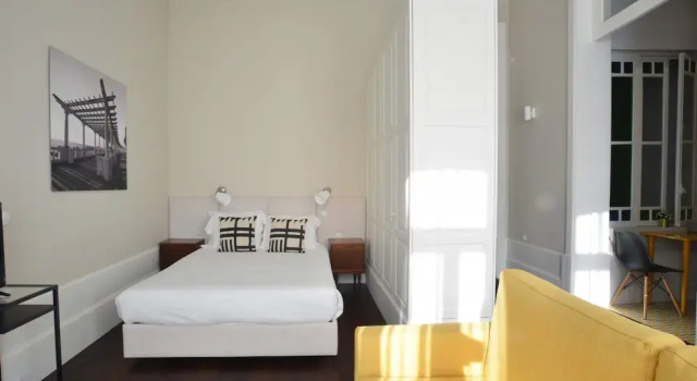 Beautiful Apartment in Oporto, Забронировать Апартаменты/квартира Порту Регион Порту, рядом с Lapa Metro Station